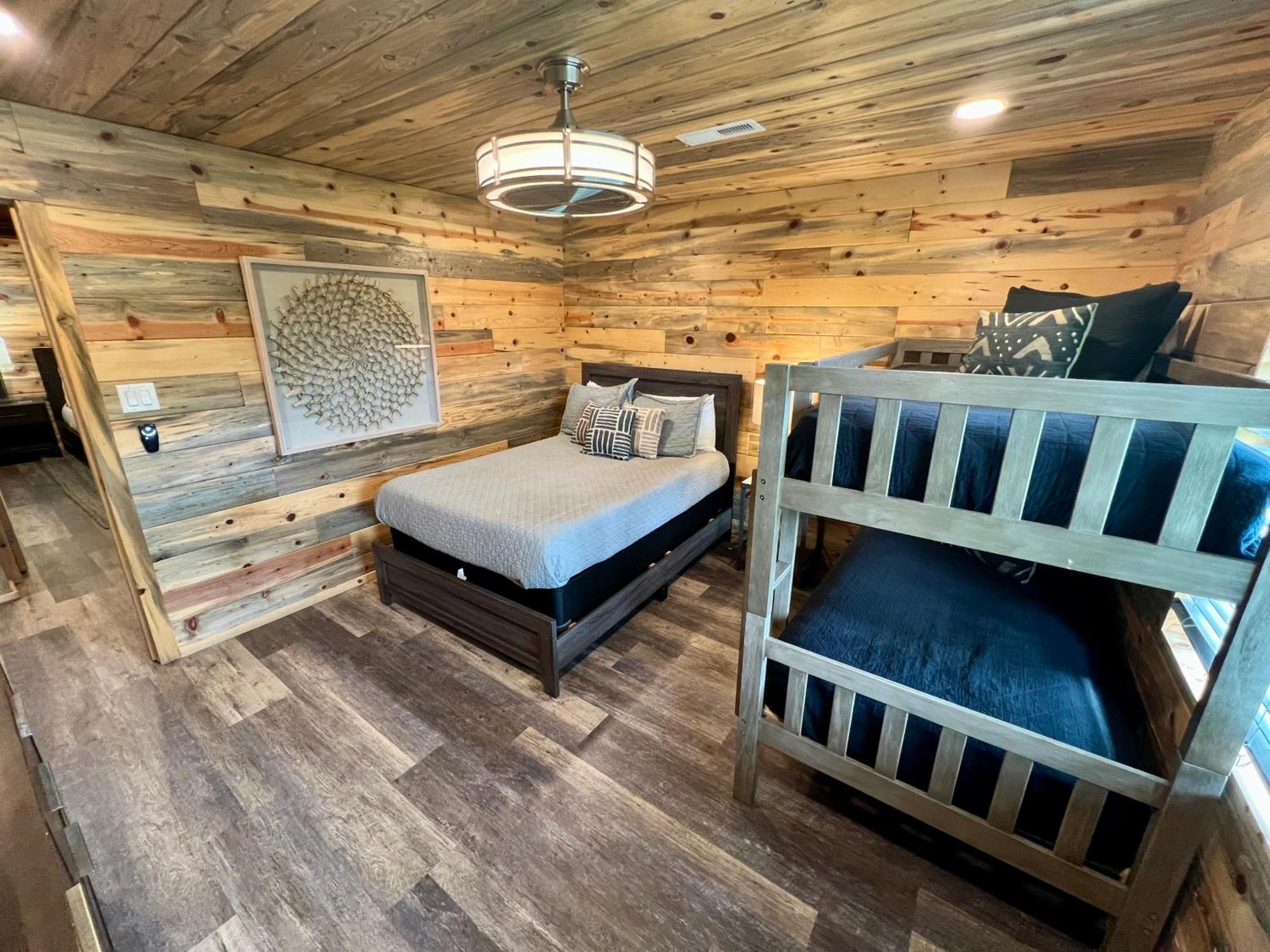 Experience Luxury At Smoky Mountain Hideaway, Just 5 Miles From Downtown Gatlinburg Vila Exterior foto